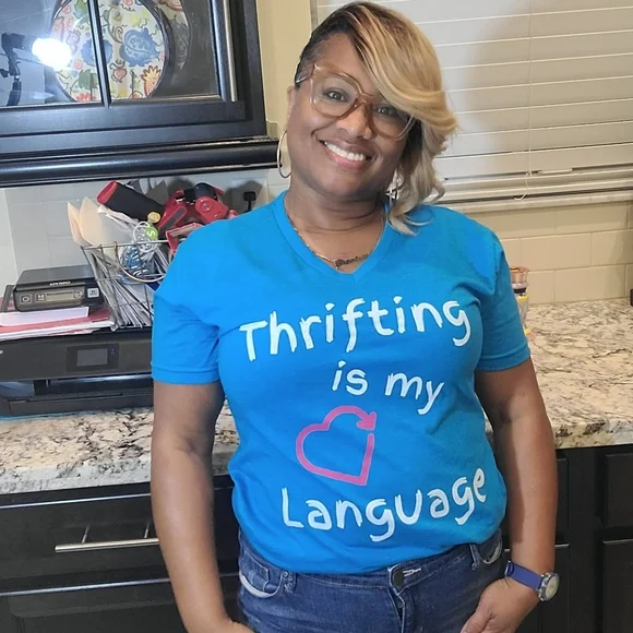 Join My Live Posh Show! Budget to Luxury Brands New & Preloved goods - Picture 3 of 13